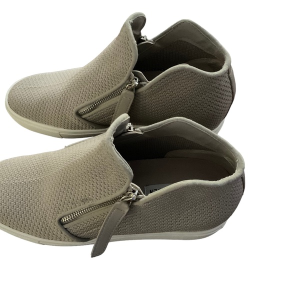 Chaussures Steve Madden 'Bossiee' Taille 9 US Femme - Occasion - Couleur Pêche - Style Plateforme/wedge